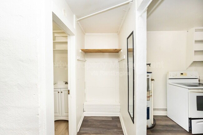 Building Photo - 417 N Hawthorne St