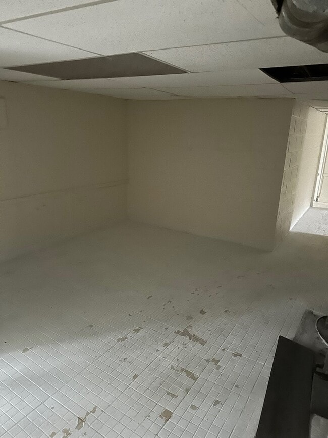 Building Photo - 430 S Monterey Ave