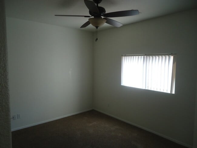Building Photo - Nice 3/2 rental immediately available in Rancho Gabriela Subdivision