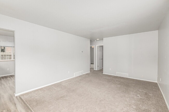 Building Photo - Lovely Two Bed one bath in Arvada for rent