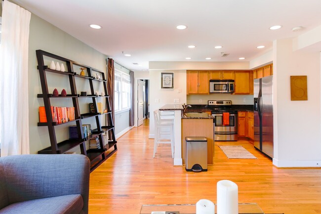 Building Photo - Stylish Condo in Hill East - Parking Space...
