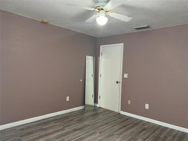 Building Photo - 4093 Lippman Rd