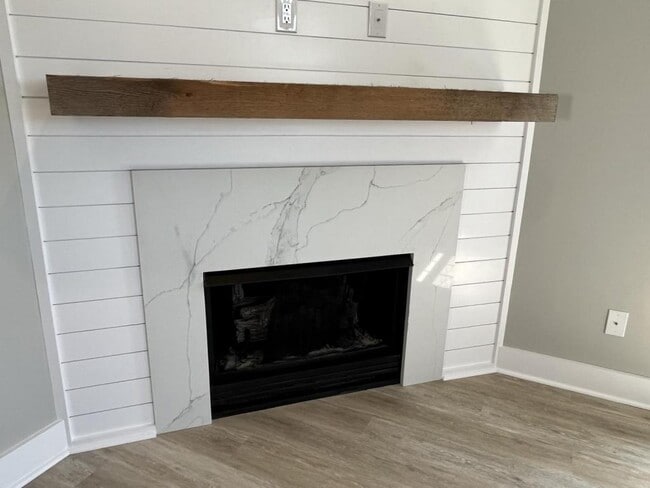 Building Photo - 4840 McCall Ln