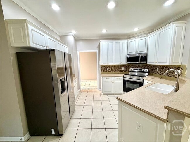 Building Photo - 6 Oak Park Pl