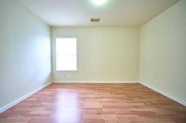 Building Photo - 10027 Deer Track Ct