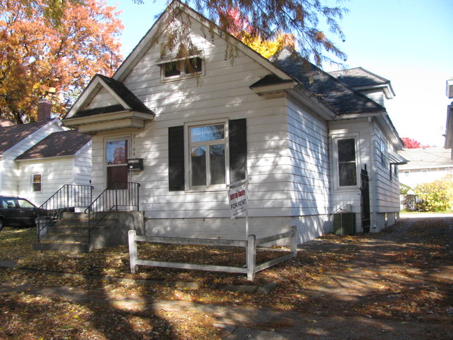 Building Photo - 710 W Stoughton Street