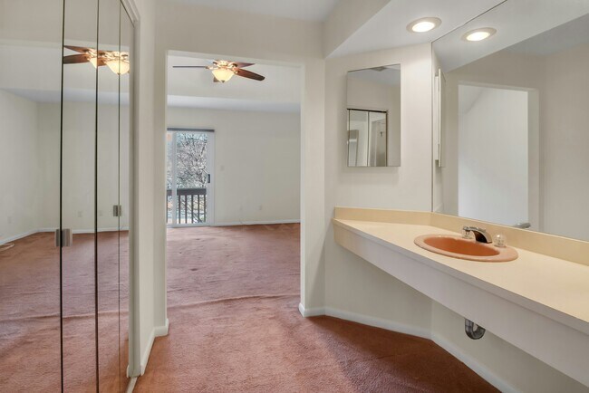 Building Photo - 1 Spring Pond Dr