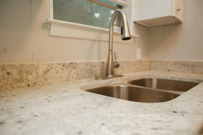 Building Photo - 2100 Virginia Dr