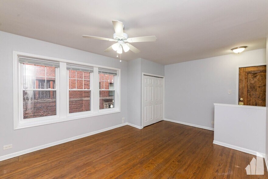 Building Photo - 3712 N Sheffield Ave