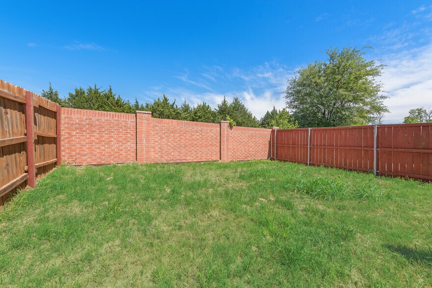 Building Photo - 358 Armstrong Ln