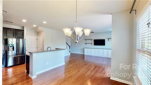 Building Photo - 1757 Evergreen Dr