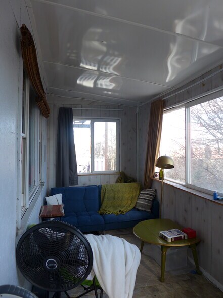 Building Photo - 830 Parker St