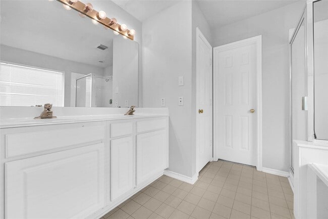 Building Photo - 22703 Holly Lake Dr