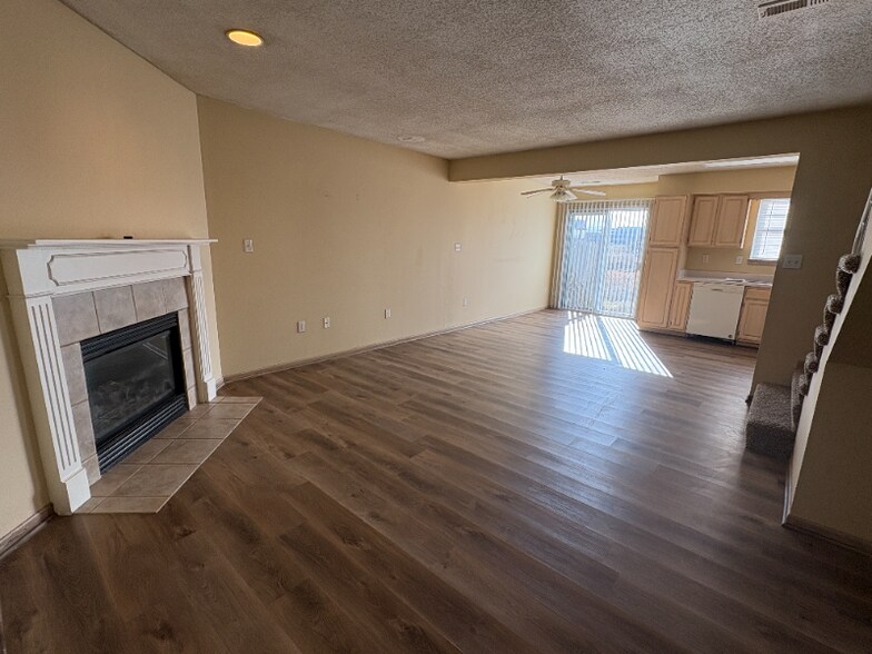 Building Photo - 1244 NW Phelps Dr