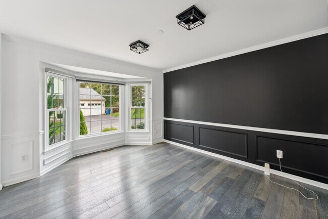 Building Photo - Charming 4 bedroom 3 bathroomSingle-Family Home for Rent! Discover your dream home with this stun...