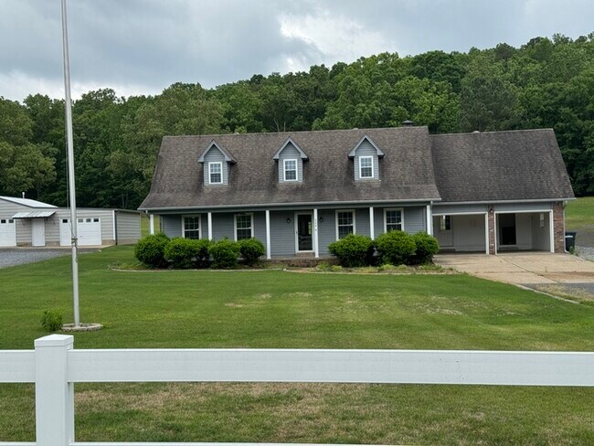 Building Photo - Nice 3 Bedroom 2.5 Bathroom Home on Large Lot in Sherwood