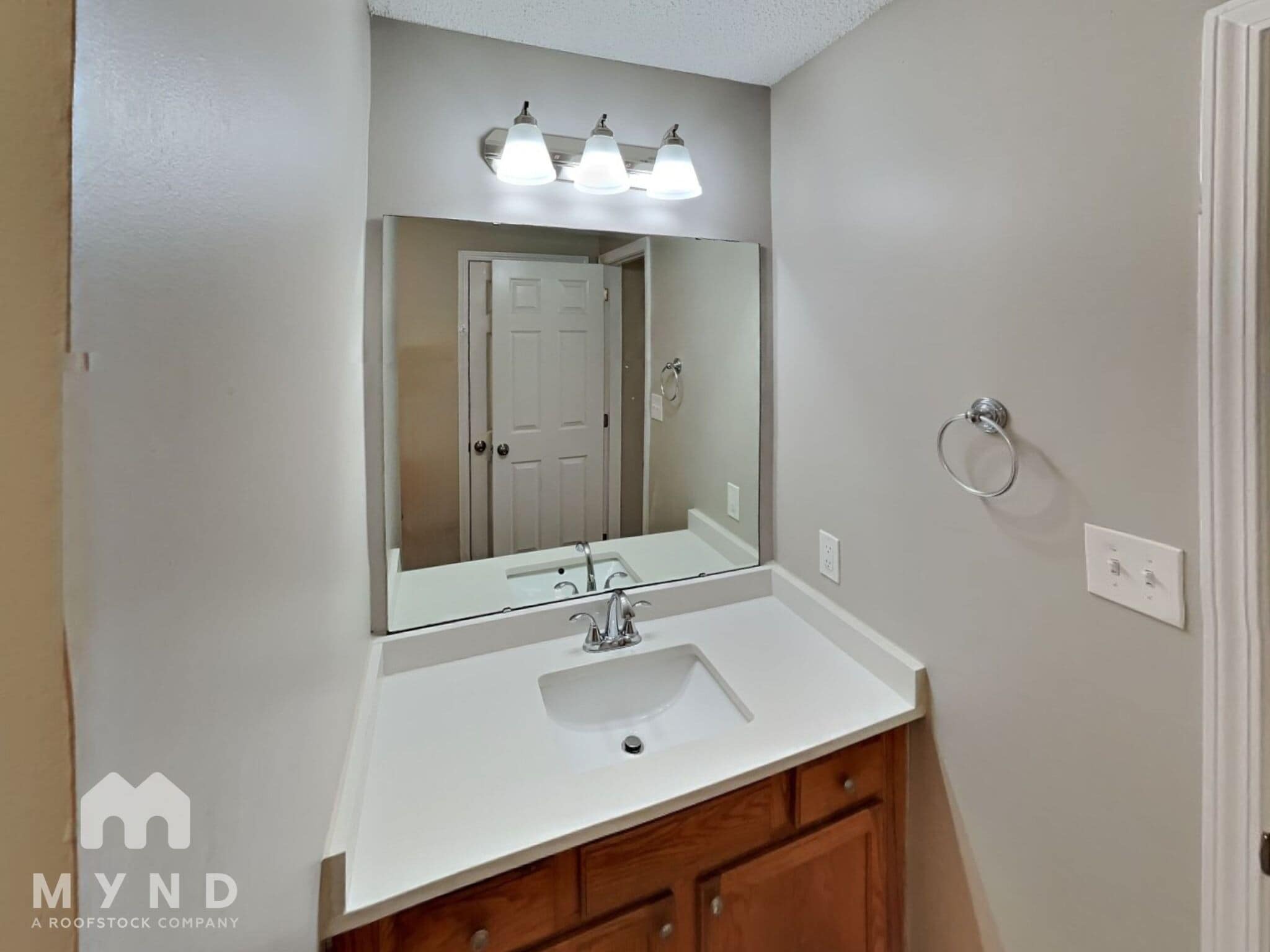 Building Photo - 5908 Riana Way