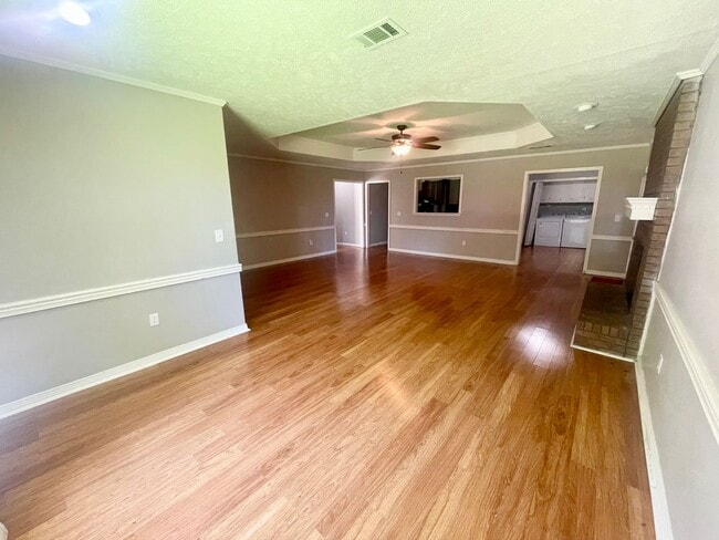 Building Photo - 4/2 for Rent in Brandon 047!! MOVE IN READY!