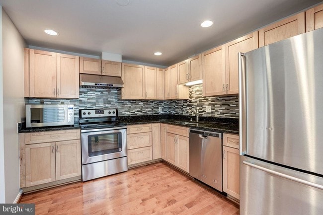 Building Photo - 8231 Goldstream Ct