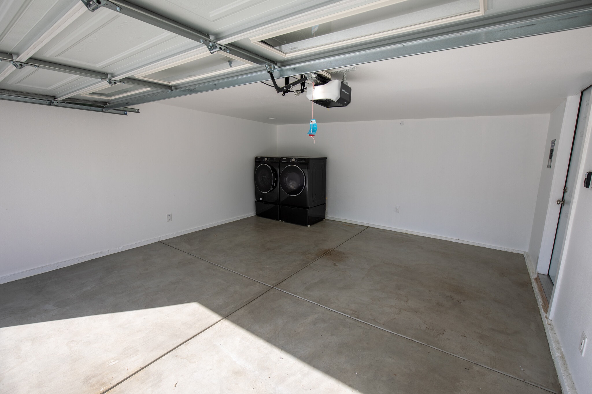 Washer and Dryer - 923 N Avenue 56