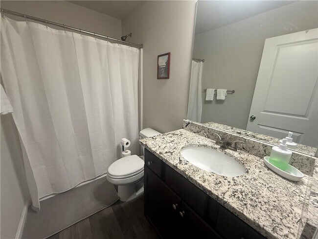 Building Photo - 5639 Parkview Ln