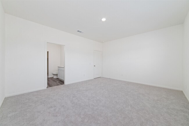 Building Photo - 31030 Gayle Prairie Oaks St