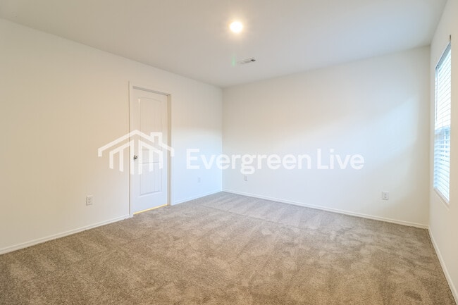 Building Photo - 10820 Mason Dr