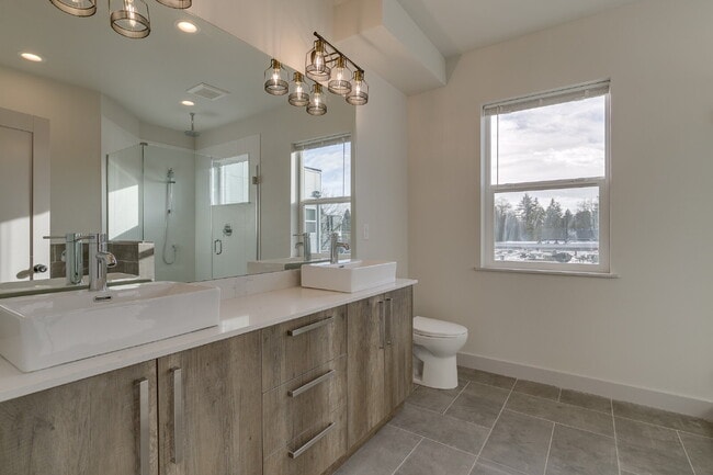 Building Photo - Modern, Spacious 2020 Townhome in West Seattle!