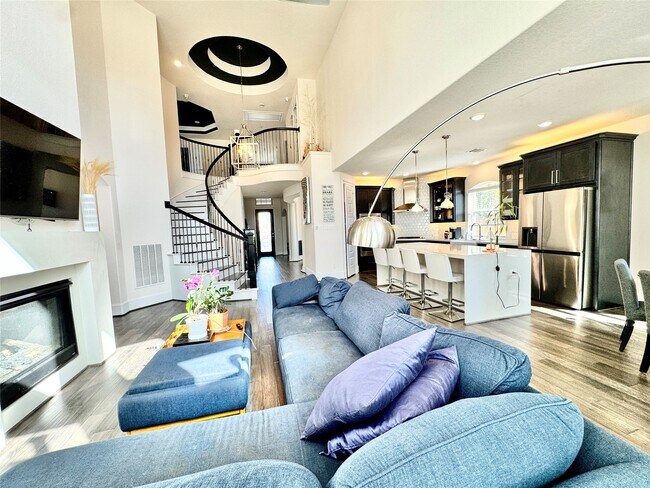 Building Photo - 16803 Bark Cabin Dr