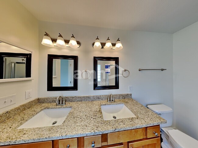 Building Photo - 13 Stoney Bluff Way