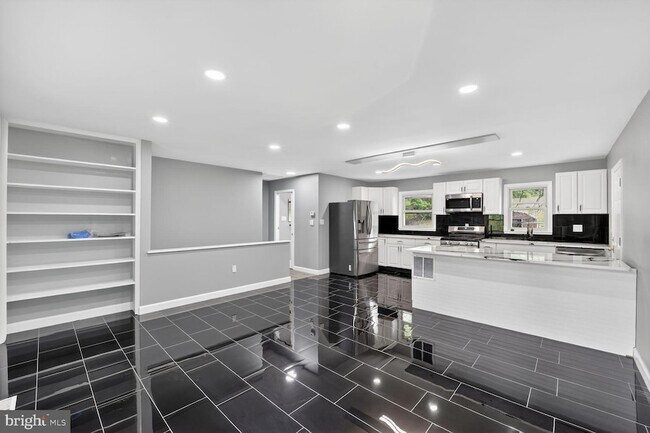 Building Photo - 3604 Halloway N