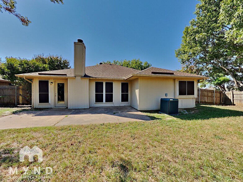 Building Photo - 8517 Brushy Creek Trail