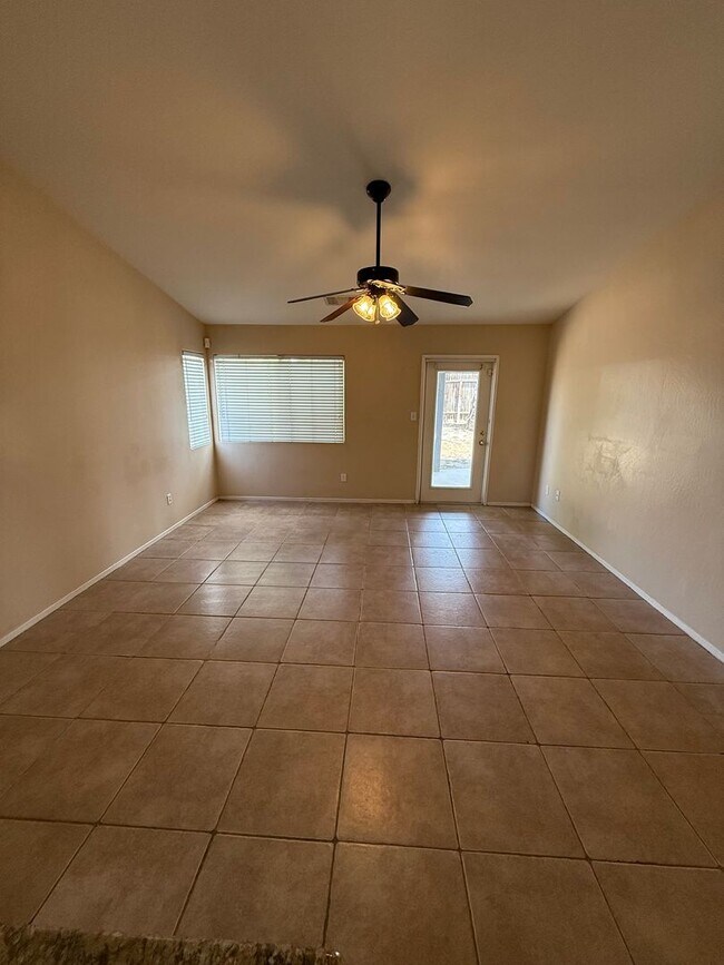 Building Photo - Spacious 4-Bedroom Home in Southwest Baker...
