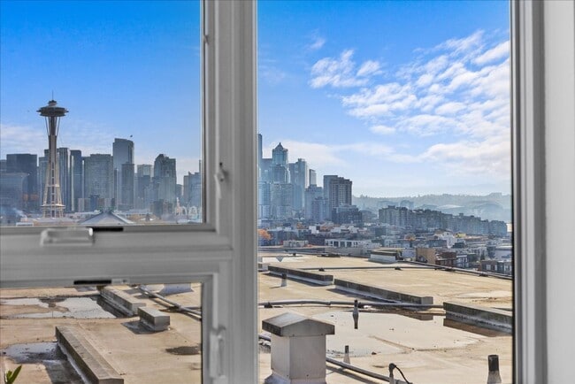 Building Photo - Walk to all that Downtown Queen Anne Offers!