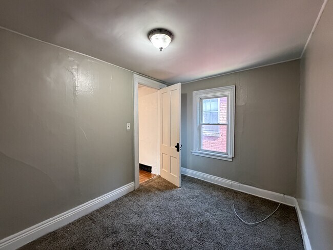 Building Photo - 364 Fargo Ave