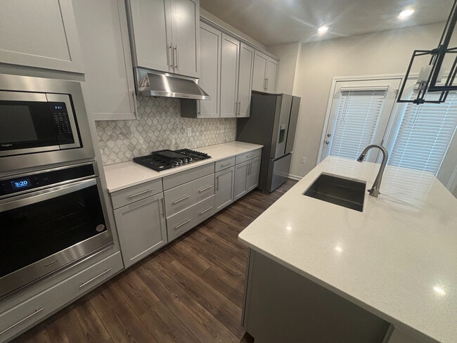 Building Photo - Room in House on Collaborative Wy