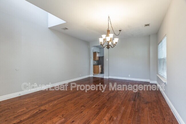 Building Photo - 106 Red Willow