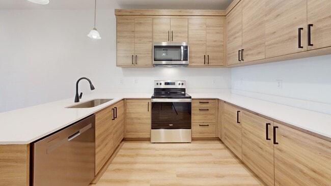 Building Photo - 1122 W 250 S