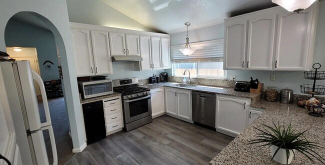 Building Photo - Beautifully Maintained Fairfield Home