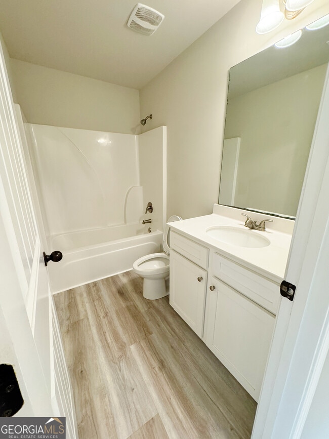 Building Photo - 732 Sanctuary Ln