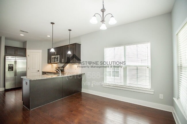 Building Photo - 1041 Honey Bush Cir