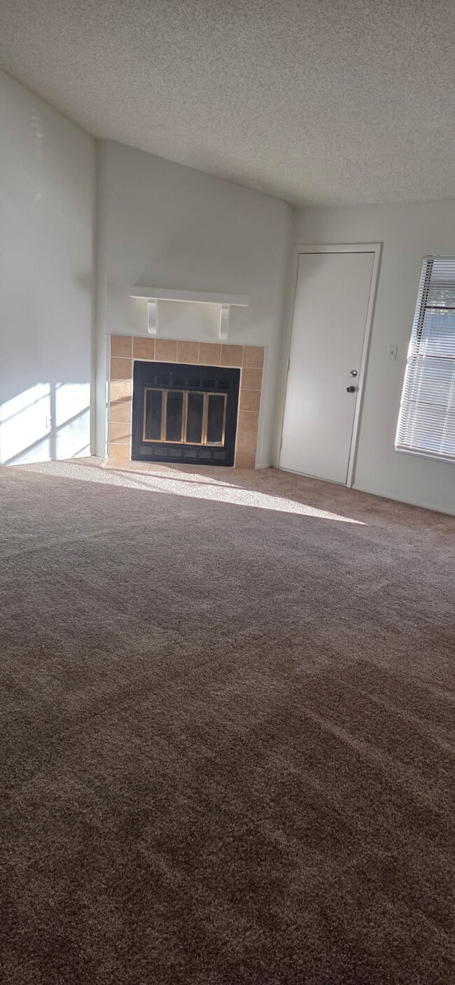 Building Photo - 1043 Neely St