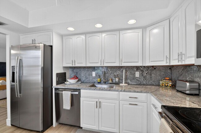Building Photo - 1250 Sugar Sands Blvd