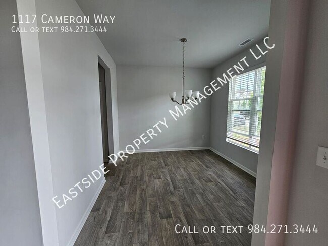 Building Photo - 1117 Cameron Wy