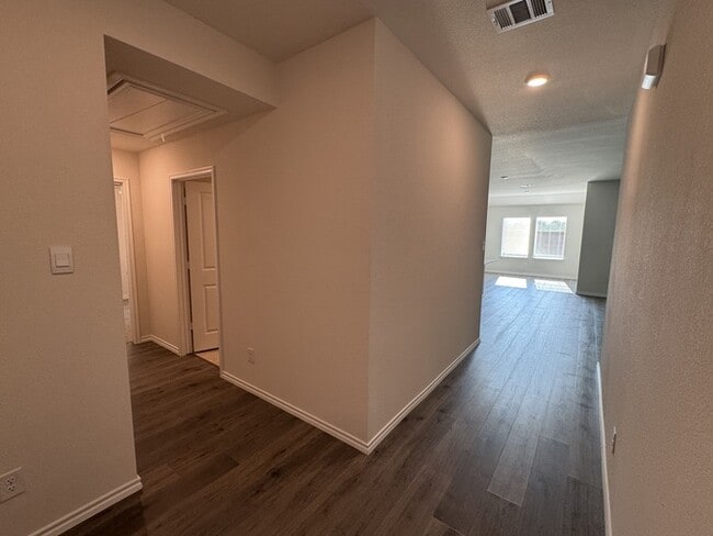 Building Photo - Beautiful BRAND NEW 4-Bedroom Home In Lind...