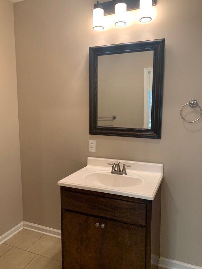 Building Photo - Modern comfort and privacy in the heart of...
