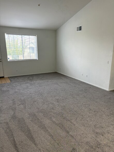 Building Photo - 1372 Nicolette Ave