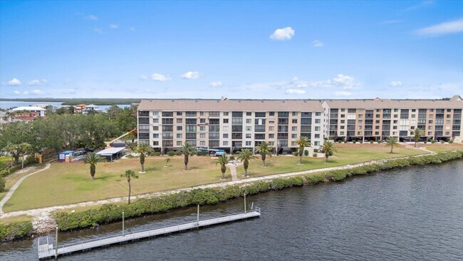 Building Photo - 4550 Bay Blvd