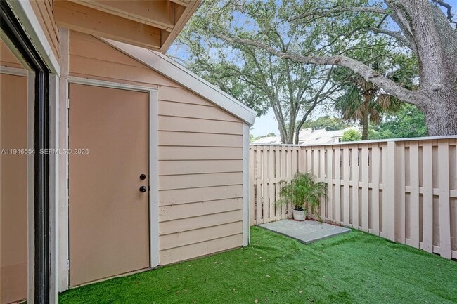 Building Photo - 1846 Racquet Ct