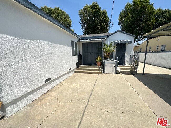 Building Photo - 3791 Olmsted Ave